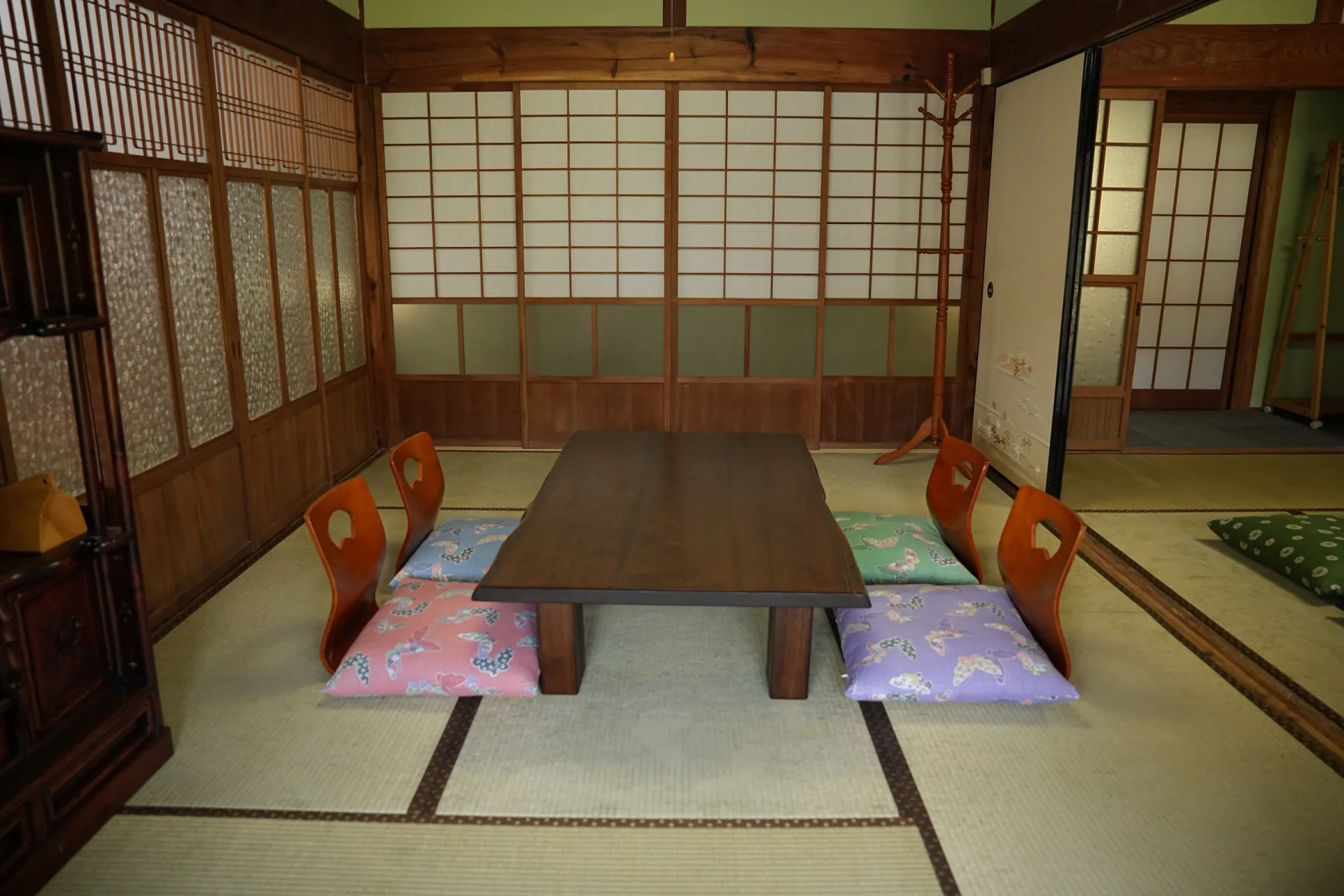 布団を敷いて過ごせる和室